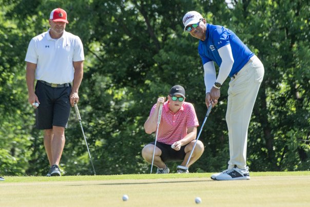 Register players for Golf Classic