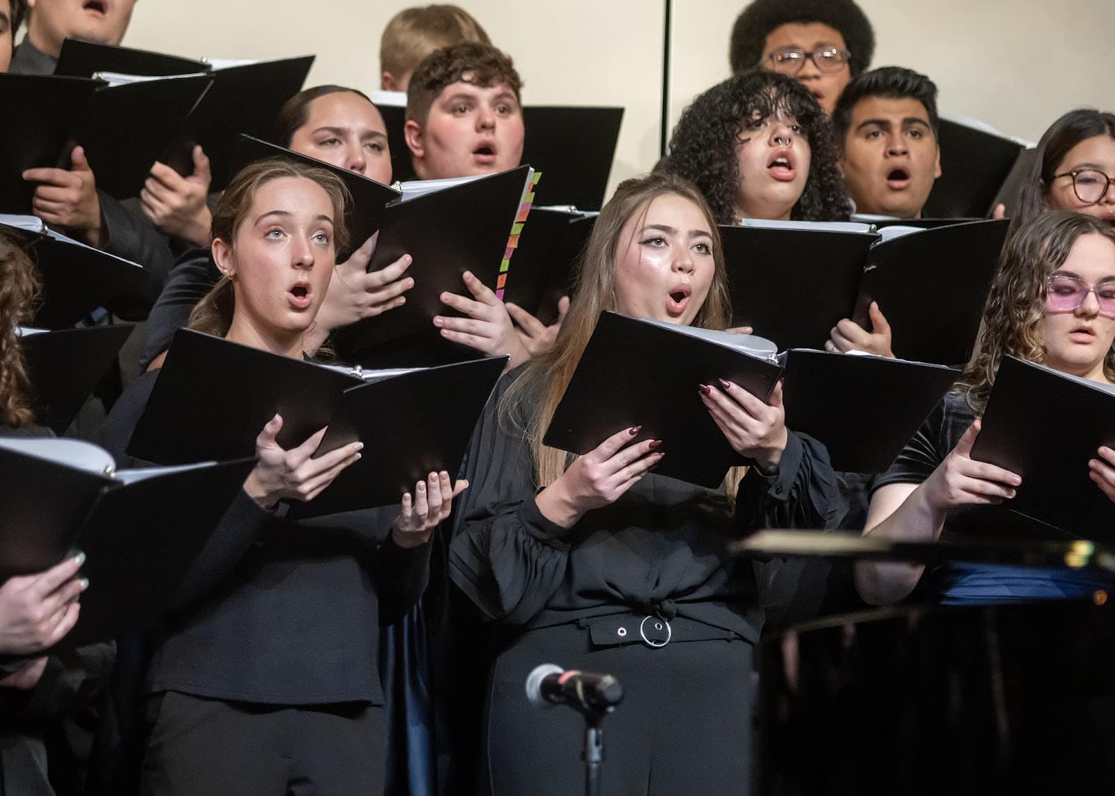 choir women singing in a choir