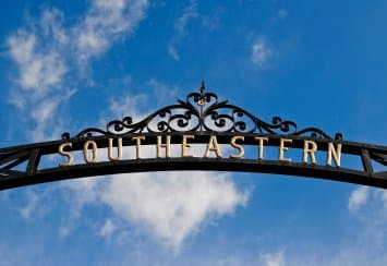Southeastern accepting nominations  for the Distinguished Alumni Award Thumbnail