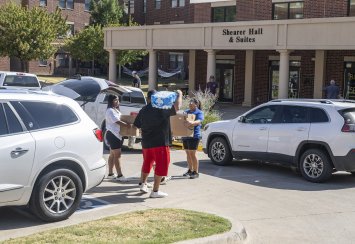 Students return to residence halls Thumbnail