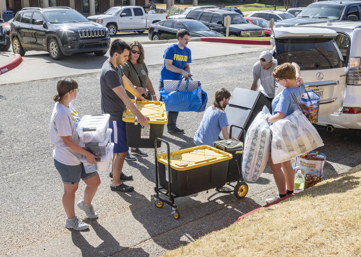 Students return to residence halls banner