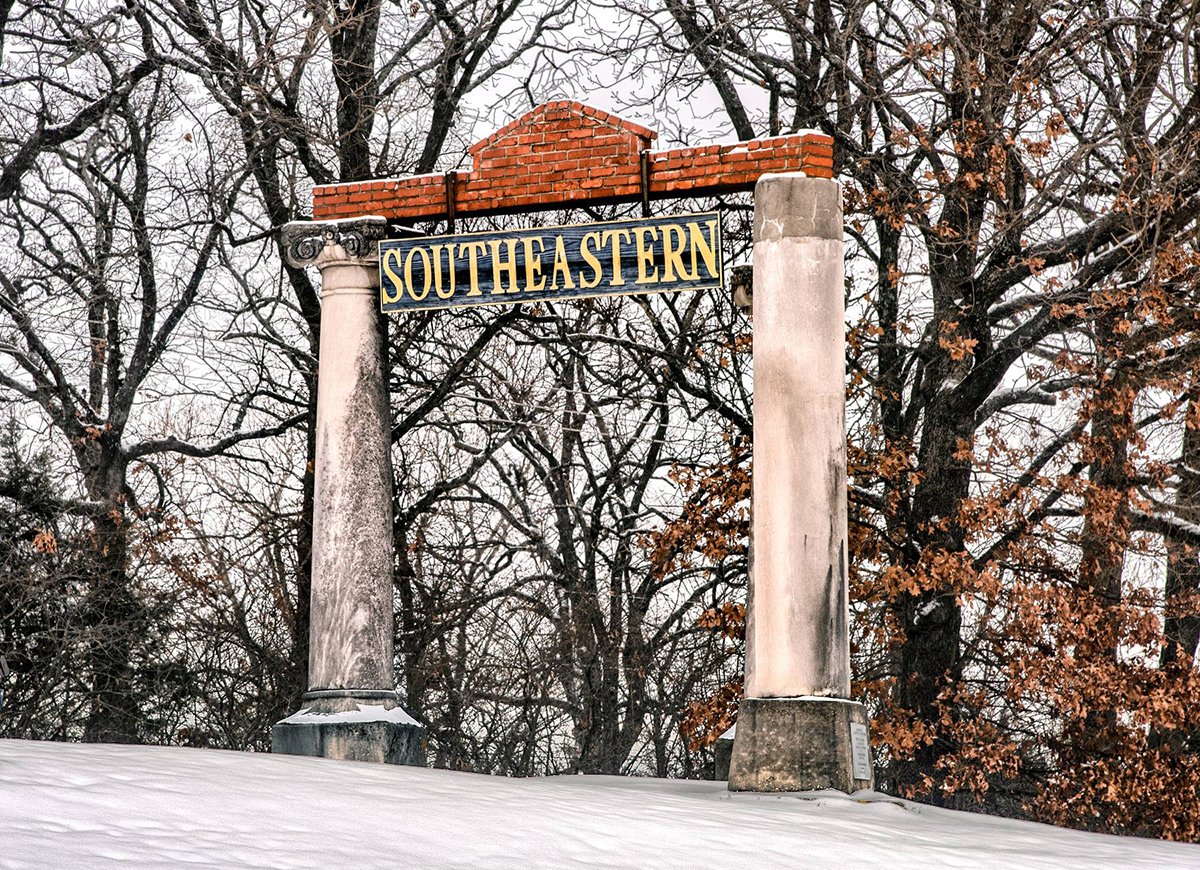 Southeastern closed Dec. 23-Jan. 2 for holidays;  spring classes begin Jan. 9 banner