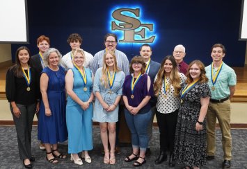 Southeastern Honors Program banquet lauds 2024 graduates Thumbnail