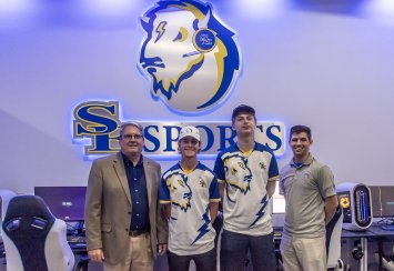 SEsports celebrates program’s first national championship Thumbnail