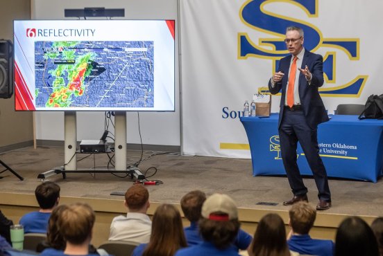 KXII: Former KXII meteorologist returns to alma mater to teach students on National Weatherperson’s Day Thumbnail