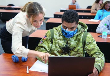 Durant Democrat: Hearing impaired Southeastern instructor finds ways to communicate with her class Thumbnail