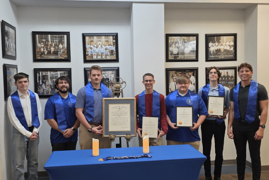 Blue Key Honor Society at Southeastern inducts new members Thumbnail