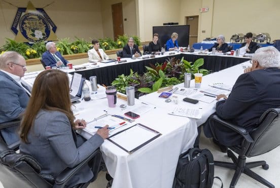 Southeastern hosts October regents meeting Thumbnail