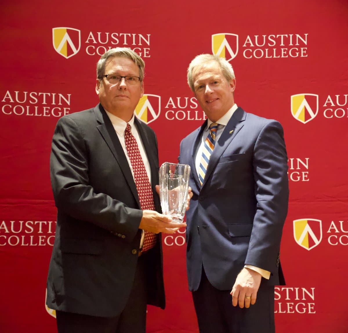 Southeastern president receives Distinguished Alumnus Award from Austin College banner
