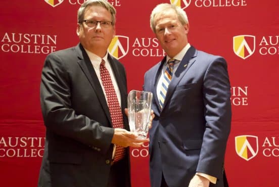 Southeastern president receives Distinguished Alumnus Award from Austin College Thumbnail